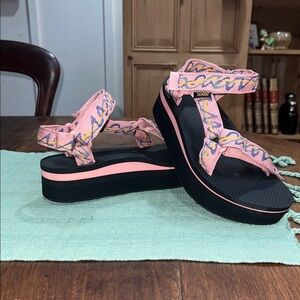Teva Platform Universal Sandals in Ziggy Rose Tan Pattern